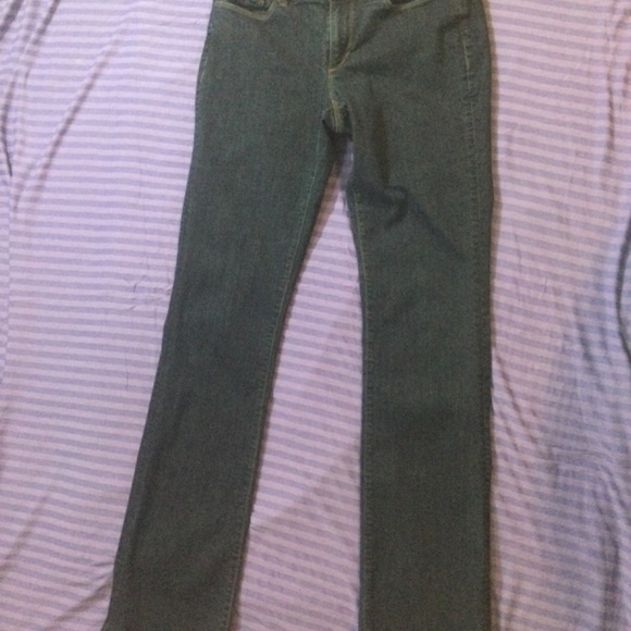 8 Tall boot cut Ann Taylor jeans - Picture 7 of 7